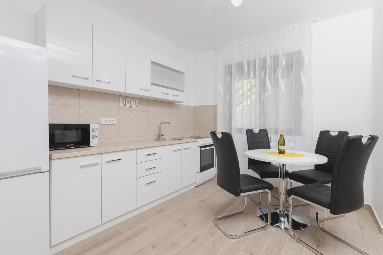 Muo Sea Front Apartments Kotor Exterior photo