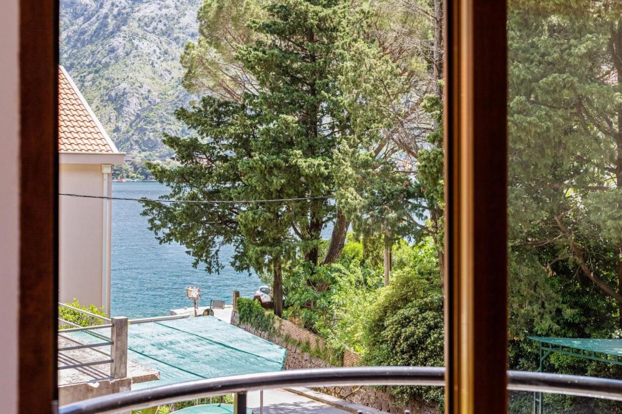 Muo Sea Front Apartments Kotor Exterior photo